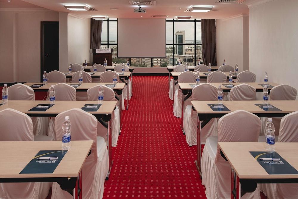 Golden Tulip Dar Es Salaam City Center Hotel Екстериор снимка