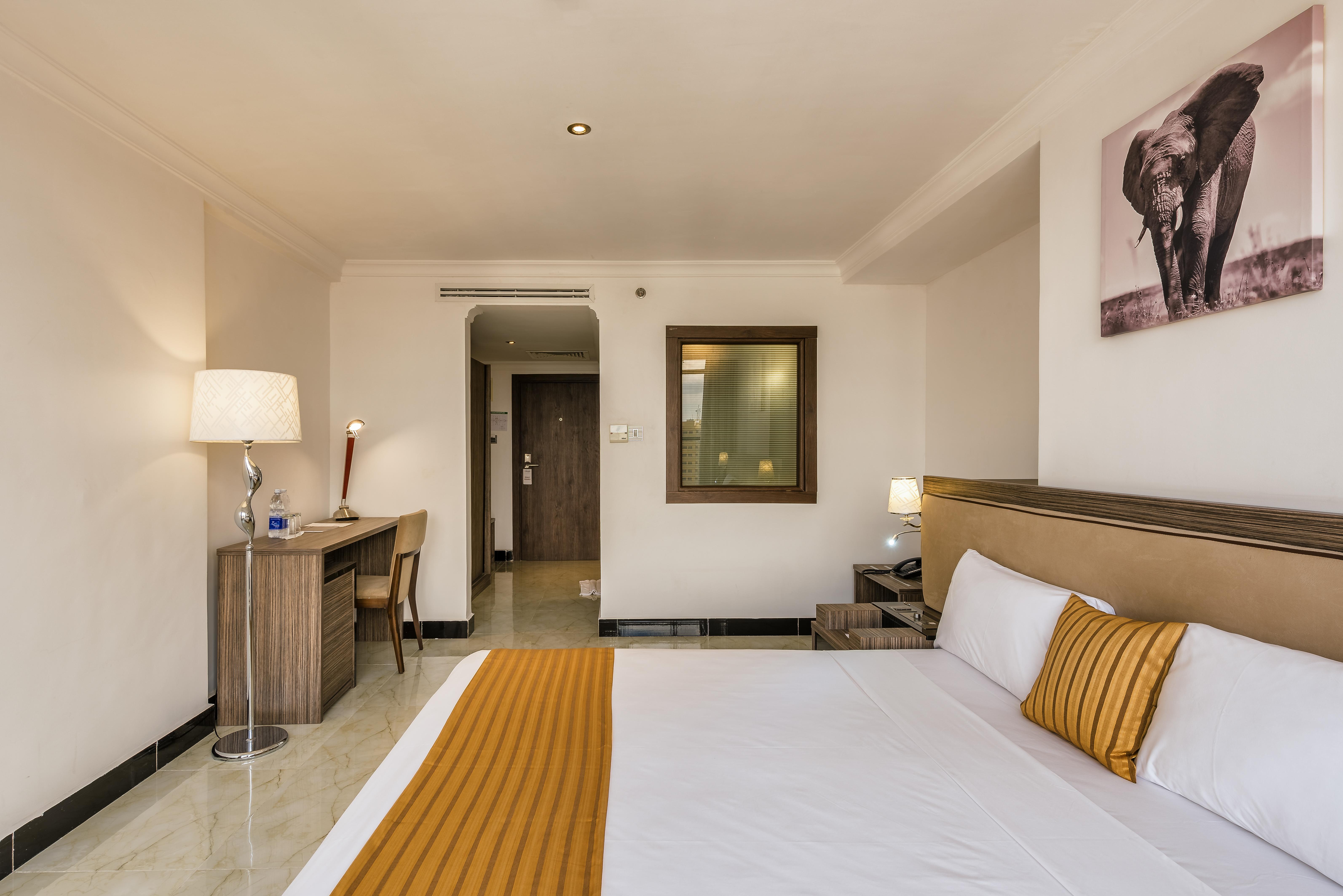 Golden Tulip Dar Es Salaam City Center Hotel Екстериор снимка
