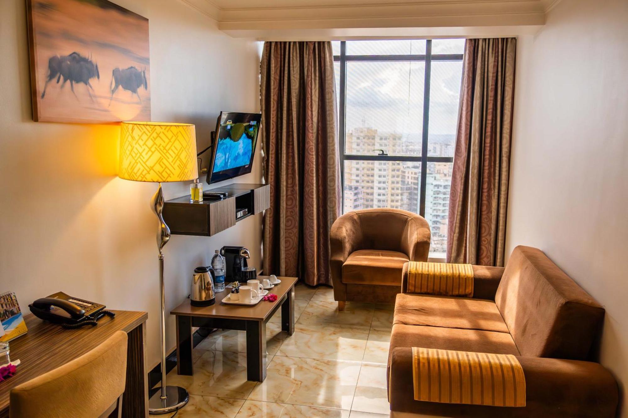 Golden Tulip Dar Es Salaam City Center Hotel Екстериор снимка