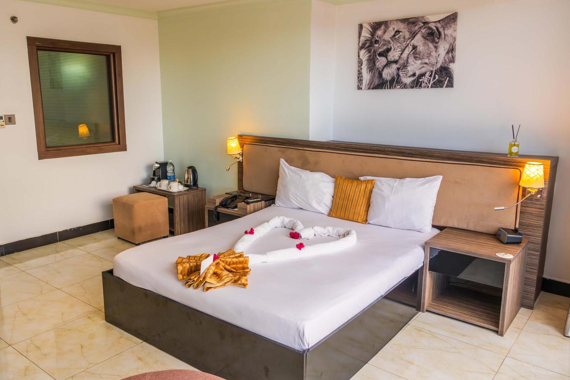 Golden Tulip Dar Es Salaam City Center Hotel Екстериор снимка