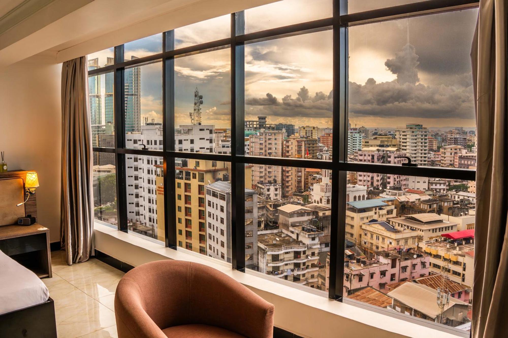 Golden Tulip Dar Es Salaam City Center Hotel Екстериор снимка